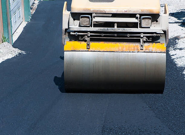 Best Asphalt Driveway Installation  in Bloomington, IL